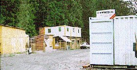 Provozn� budovy na m�st� t�ebn�ho pr�zkumu